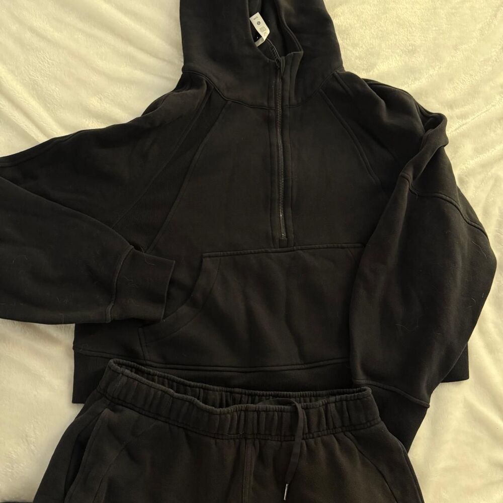 Lululemon Women's Black Hoodie